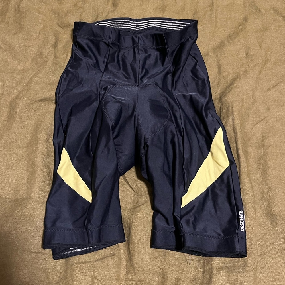 Descente black cycling shorts (men’s medium or women’s xl)